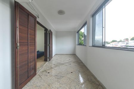 Casa para alugar com 240m², 4 quartos e 2 vagas Casa para alugar com 240m², 4 quartos e 2 vagasSuíte - Varanda