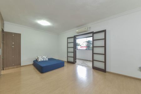 Casa para alugar com 240m², 4 quartos e 2 vagas Casa para alugar com 240m², 4 quartos e 2 vagasSuíte