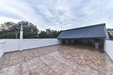 Casa para alugar com 240m², 4 quartos e 2 vagas Casa para alugar com 240m², 4 quartos e 2 vagasVaranda