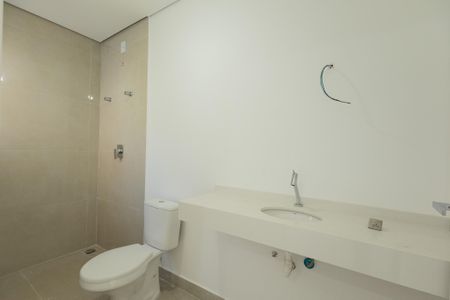 Casa de condomínio para alugar com 350m², 4 quartos e 4 vagasBanheiro da Suíte 1