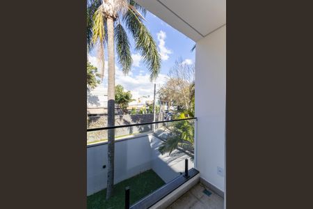 Casa de condomínio para alugar com 350m², 4 quartos e 4 vagasQuarto 2 - 2 Suíte varanda