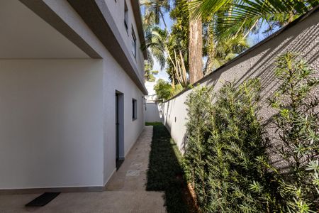 Casa de condomínio para alugar com 350m², 4 quartos e 4 vagasGaragem