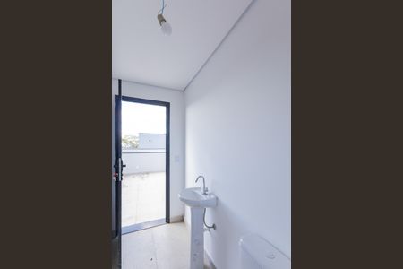 Casa de condomínio para alugar com 350m², 4 quartos e 4 vagasBanheiro de Serviço