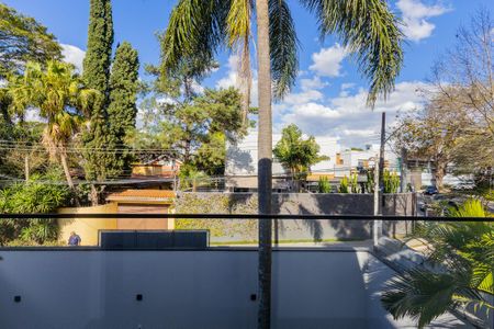 Casa de condomínio para alugar com 350m², 4 quartos e 4 vagasQuarto 2 - 2 Suíte varanda