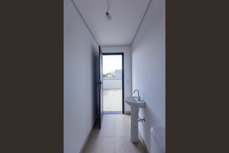 Casa de condomínio para alugar com 350m², 4 quartos e 4 vagasBanheiro de Serviço