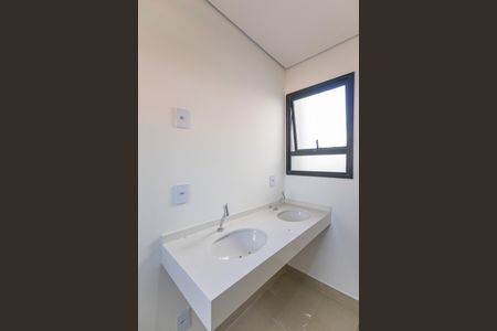 Casa de condomínio para alugar com 350m², 4 quartos e 4 vagasBanheiro da Suíte 4