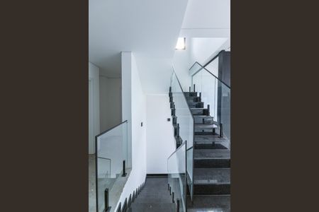 Casa de condomínio para alugar com 350m², 4 quartos e 4 vagasHall de distribuição