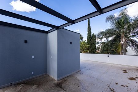 Casa de condomínio para alugar com 350m², 4 quartos e 4 vagasTerraço