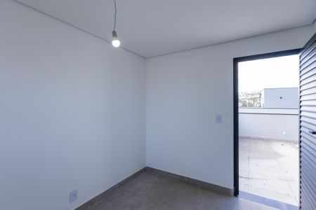 Casa de condomínio para alugar com 350m², 4 quartos e 4 vagasQuarto de Serviço