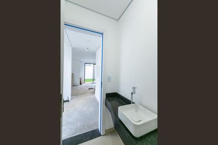 Casa de condomínio para alugar com 350m², 4 quartos e 4 vagasLavabo