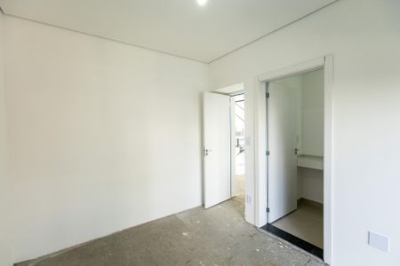 Casa de condomínio para alugar com 350m², 4 quartos e 4 vagasQuarto 2 - 2 Suíte