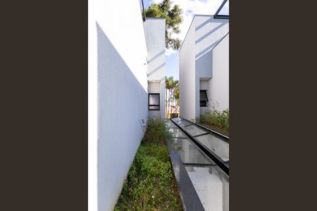 Casa de condomínio para alugar com 350m², 4 quartos e 4 vagasQuarto 4 - 4 Suíte Varanda