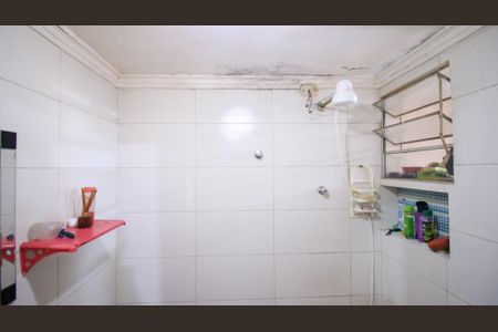 Casa à venda com 180m², 3 quartos e 2 vagas Casa à venda com 180m², 3 quartos e 2 vagasBanheiro 2