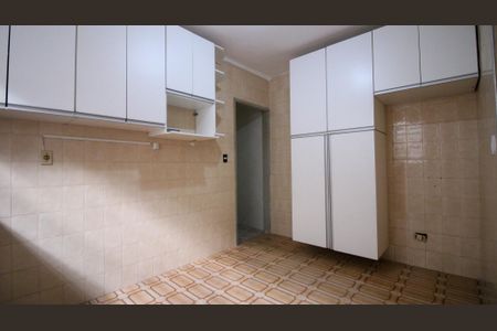 Casa à venda com 180m², 3 quartos e 2 vagas Casa à venda com 180m², 3 quartos e 2 vagasCozinha