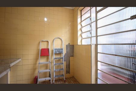 Casa à venda com 180m², 3 quartos e 2 vagas Casa à venda com 180m², 3 quartos e 2 vagasÁrea de Serviço