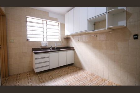 Casa à venda com 180m², 3 quartos e 2 vagas Casa à venda com 180m², 3 quartos e 2 vagasCozinha
