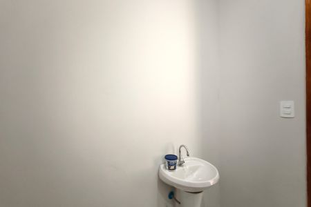 Casa à venda com 148m², 3 quartos e 2 vagas Casa à venda com 148m², 3 quartos e 2 vagasBanheiro Social