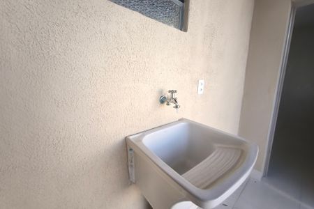 Casa à venda com 148m², 3 quartos e 2 vagas Casa à venda com 148m², 3 quartos e 2 vagasEdícula - Área de serviço