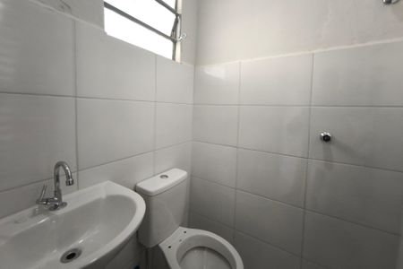 Casa à venda com 148m², 3 quartos e 2 vagas Casa à venda com 148m², 3 quartos e 2 vagasEdícula - Banheiro