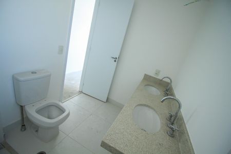 Apartamento à venda com 159m², 3 quartos e 2 vagasBanheiro da Suíte 1