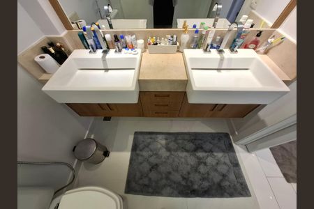 Apartamento à venda com 280m², 3 quartos e 1 vagaBanheiro da suíte 2