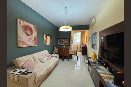 Apartamento à venda com 90m², 2 quartos e 1 vaga Apartamento à venda com 90m², 2 quartos e 1 vagaSala