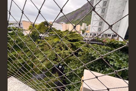 Apartamento à venda com 90m², 2 quartos e 1 vaga Apartamento à venda com 90m², 2 quartos e 1 vagaSala - vista