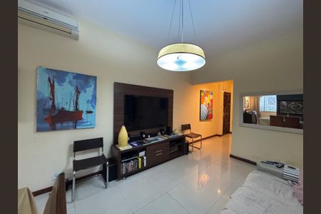 Apartamento à venda com 90m², 2 quartos e 1 vaga Apartamento à venda com 90m², 2 quartos e 1 vagaSala