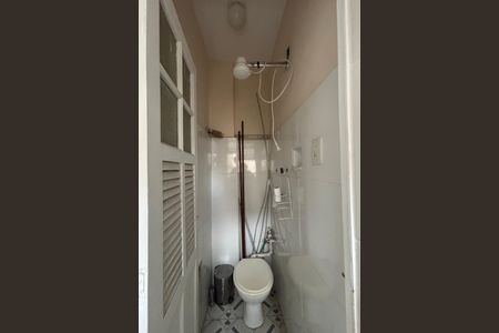 Apartamento à venda com 90m², 2 quartos e 1 vaga Apartamento à venda com 90m², 2 quartos e 1 vagaÁrea de serviço - banheiro