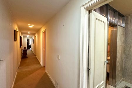 Apartamento à venda com 430m², 4 quartos e 1 vagaCorredor