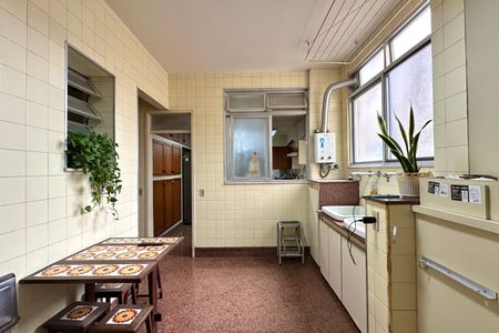 Apartamento à venda com 430m², 4 quartos e 1 vagaÁrea de Serviço