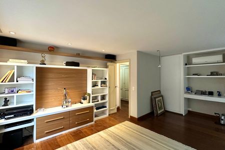 Apartamento à venda com 430m², 4 quartos e 1 vagaQuarto 01