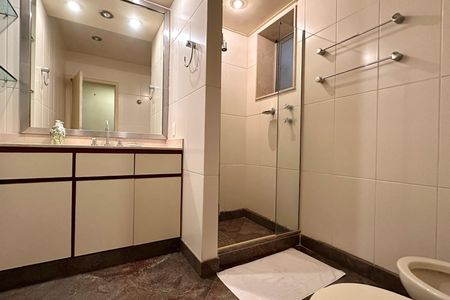 Apartamento à venda com 430m², 4 quartos e 1 vagaBanheiro 