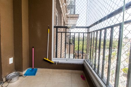 Varanda de apartamento à venda com 3 quartos, 74m² em Jardim Tupanci, Barueri