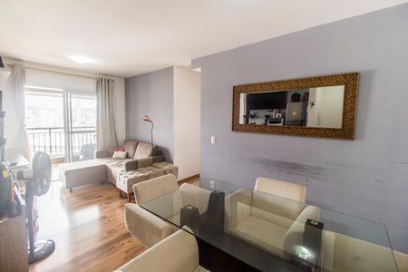 Sala de apartamento à venda com 3 quartos, 74m² em Jardim Tupanci, Barueri