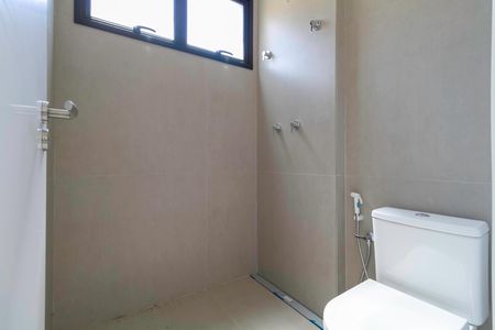 Casa de condomínio à venda com 600m², 3 quartos e 3 vagasBanheiro das Semi Suíte 1 e 2