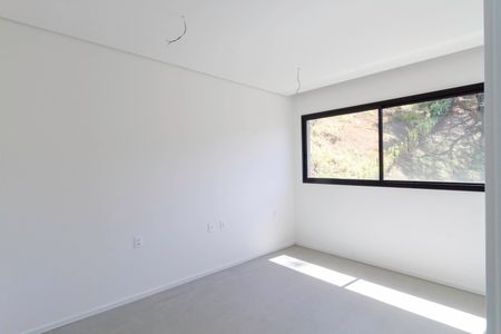 Casa de condomínio à venda com 600m², 3 quartos e 3 vagasSemi Suíte 1