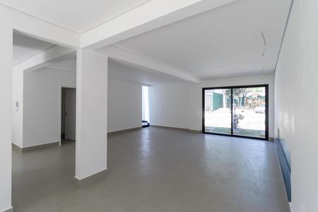 Casa de condomínio à venda com 600m², 3 quartos e 3 vagasSala 1