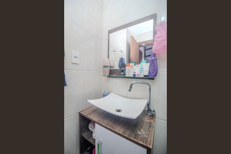 Casa de condomínio à venda com 67m², 3 quartos e 2 vagasBanheiro