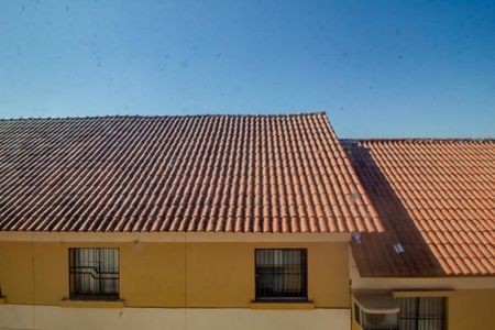 Casa de condomínio à venda com 67m², 3 quartos e 2 vagasVista