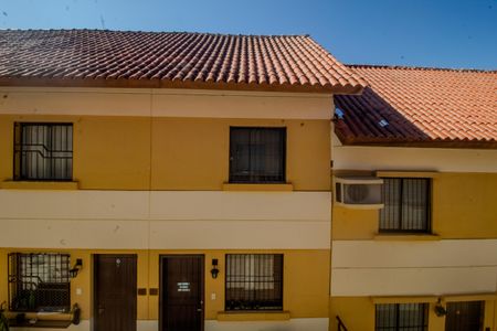 Casa de condomínio à venda com 67m², 3 quartos e 2 vagasVista