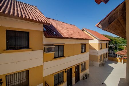 Casa de condomínio à venda com 67m², 3 quartos e 2 vagasVista