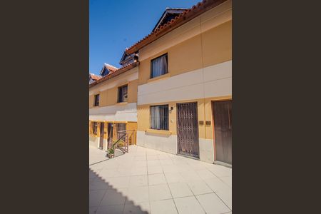 Casa de condomínio à venda com 67m², 3 quartos e 2 vagasFachada do bloco