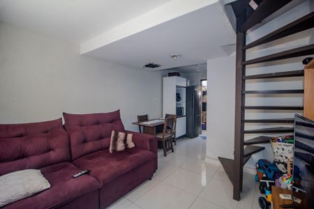 Casa de condomínio à venda com 67m², 3 quartos e 2 vagasSala