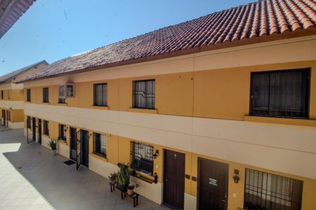 Casa de condomínio à venda com 67m², 3 quartos e 2 vagasVista
