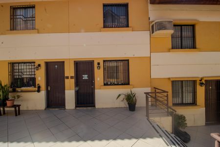 Casa de condomínio à venda com 67m², 3 quartos e 2 vagasVista