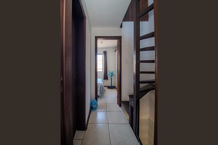 Casa de condomínio à venda com 67m², 3 quartos e 2 vagasCorredor