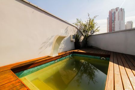 Apartamento à venda com 147m², 3 quartos e 1 vaga Apartamento à venda com 147m², 3 quartos e 1 vagaPiscina