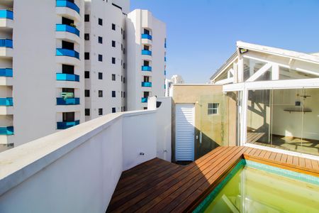 Apartamento à venda com 147m², 3 quartos e 1 vaga Apartamento à venda com 147m², 3 quartos e 1 vagaPiscina