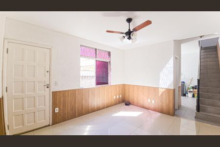 Sala de apartamento à venda com 4 quartos, 160m² em Pilares, Rio de Janeiro
